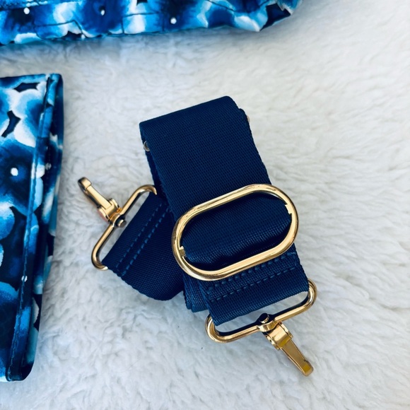 Marc by Marc Jacobs Floral Blue/White Tote Bag w/ mat & straps - Picture 4 of 16